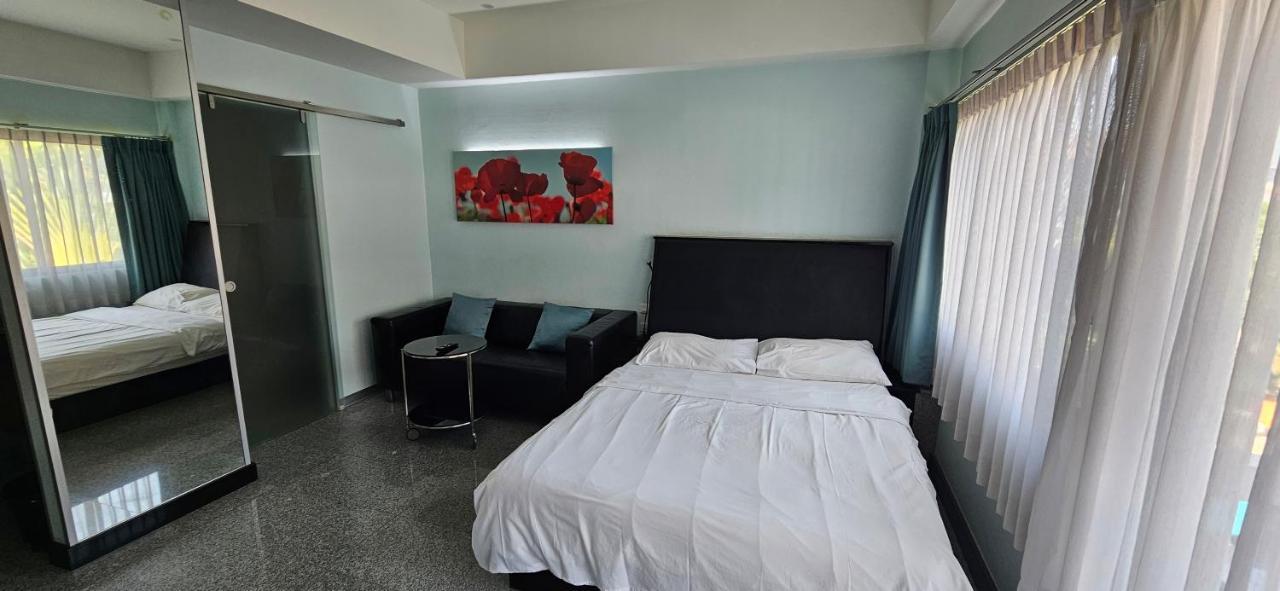 Oasis Rentals, Diana Estate, מלון דירות *